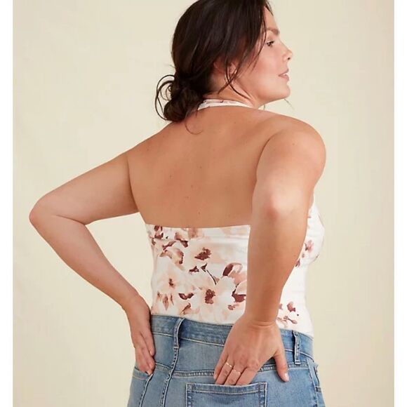 Torrid WHITE and dusty rose FLORAL FOXY HALTER TOP - Picture 2 of 8